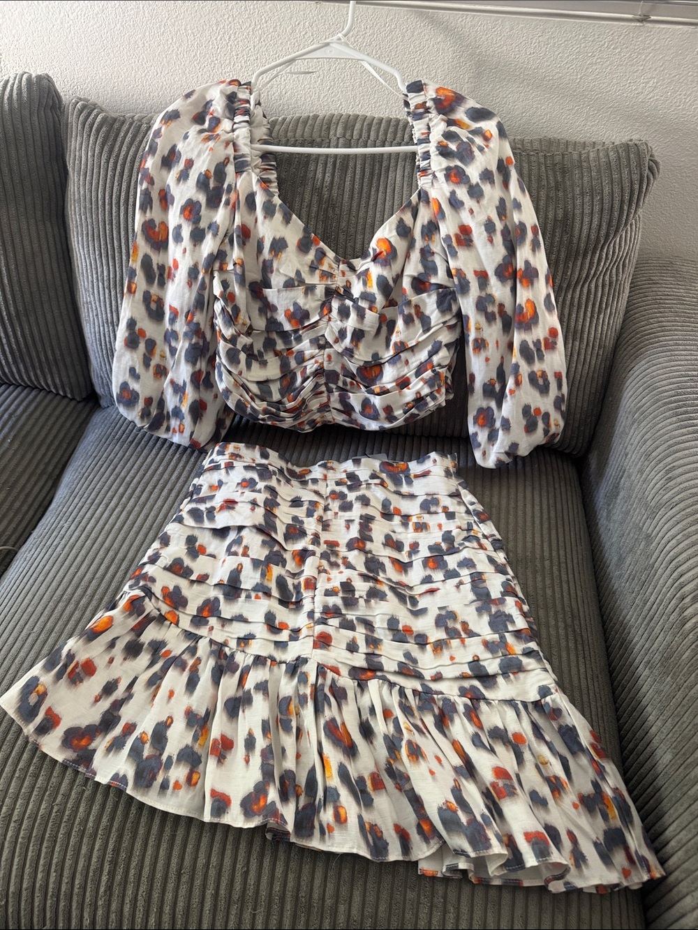 Women's White Floral-Print Ruched Crop Top